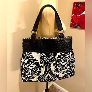 Bagdaddy Handbag in black, off white & red